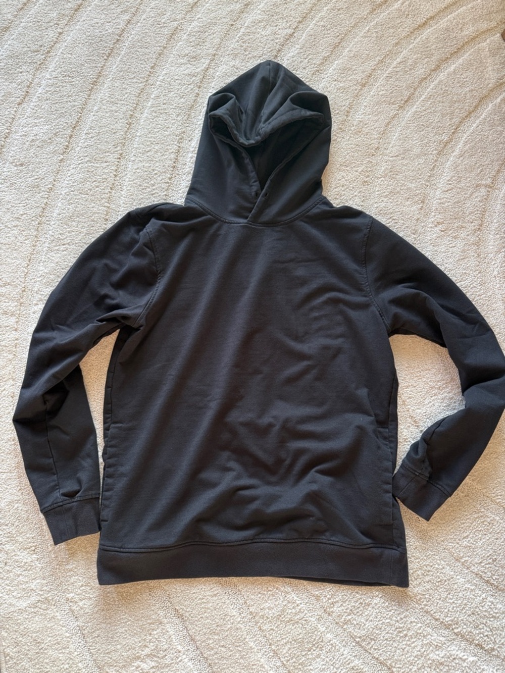 Men's Cuts Black Hooded Pullover Sweatshirt